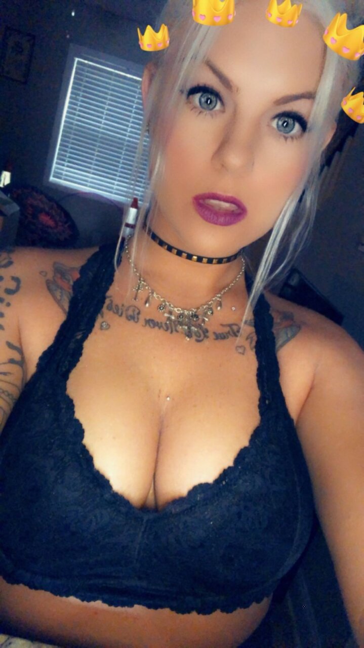 Blueeyedbeautie31 (@blueeyedbeautie31), OnlyFans creator
