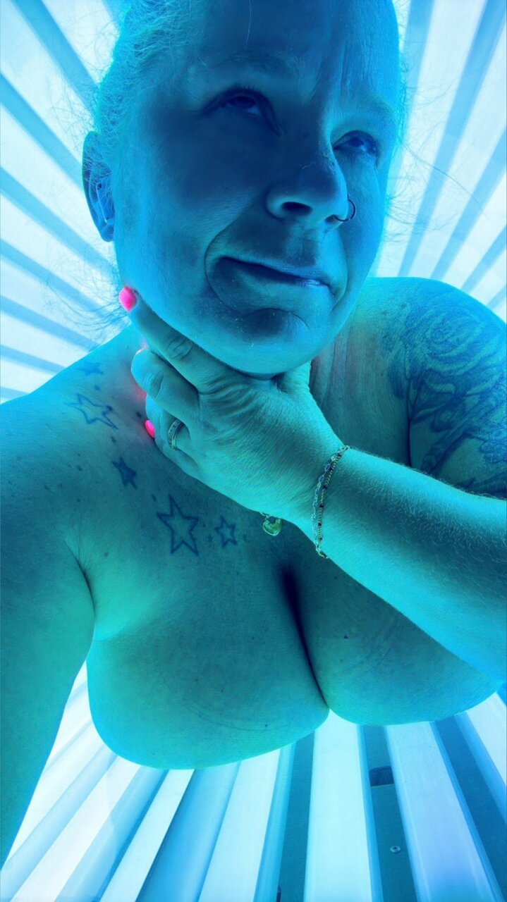 Blueeyedcpl19 (@blueeyedcpl19), OnlyFans creator