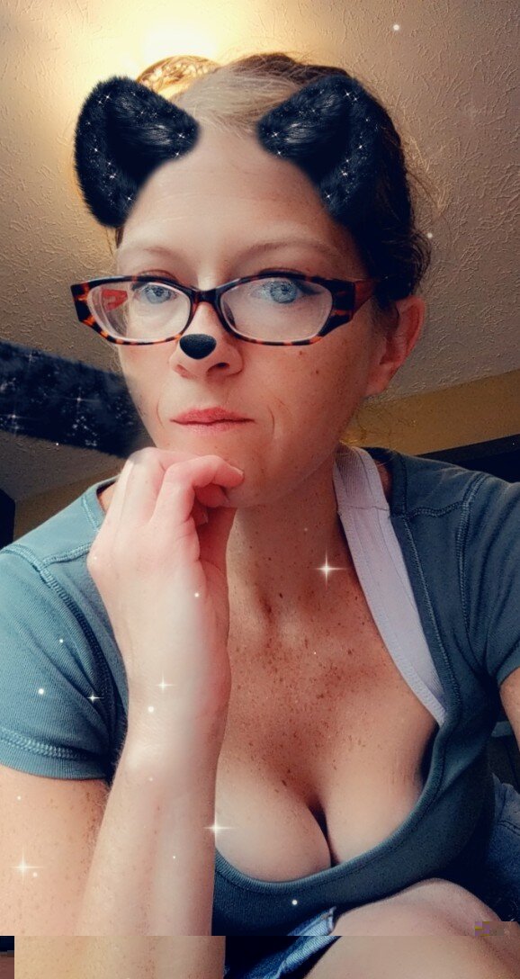 Blueeyednerd71free (@blueeyednerd71free), OnlyFans creator