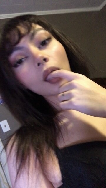 Bluevelvetbrat (@bluevelvetbrat), OnlyFans creator