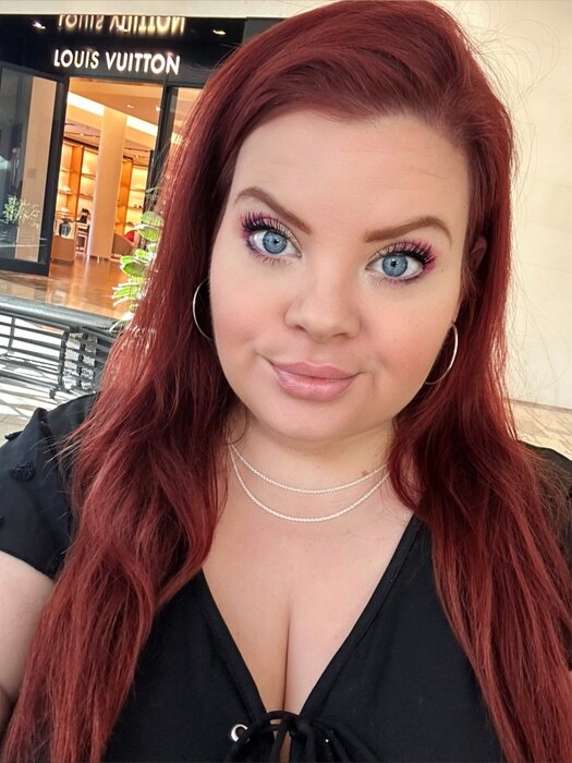 Blueyedbunni (@blueyedbunni), OnlyFans creator