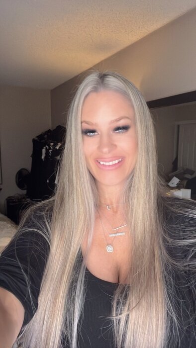 Blueyes22 (@blueyes22), OnlyFans creator
