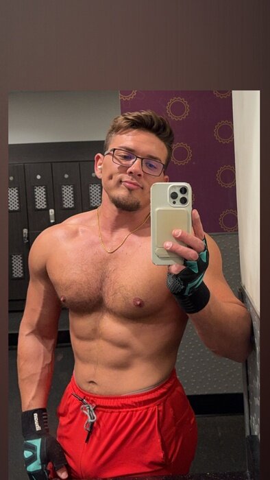 Bobbyg4204 (@bobbyg4204), OnlyFans creator