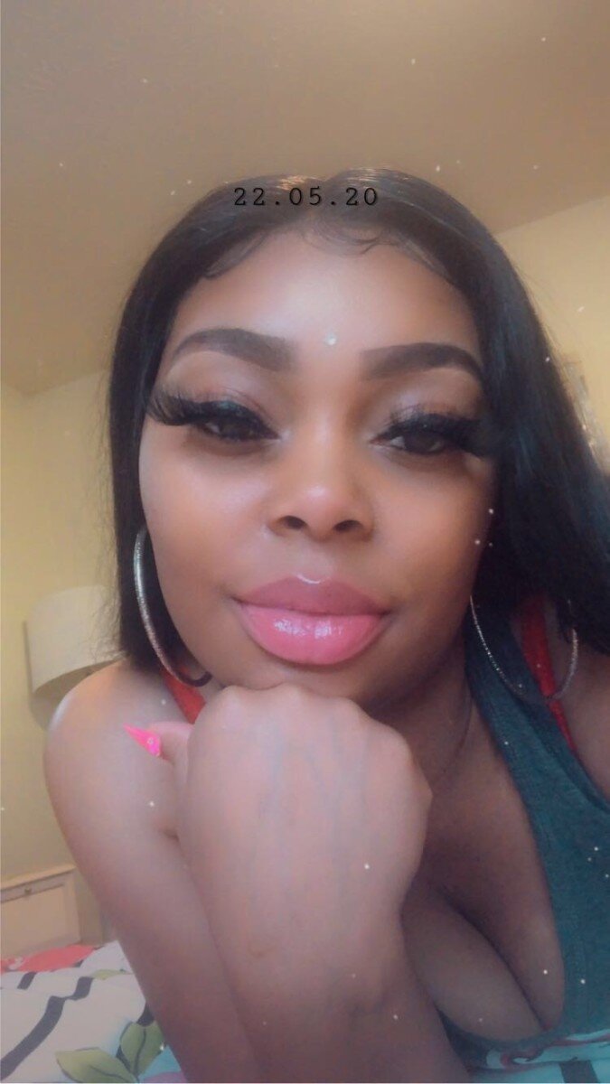 Bombshellbrandy (@bombshell_brandy), OnlyFans creator