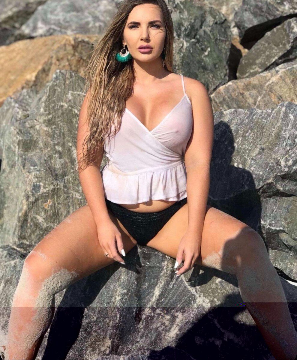 Bombshellblondie392 (@bombshellblondie392), OnlyFans creator
