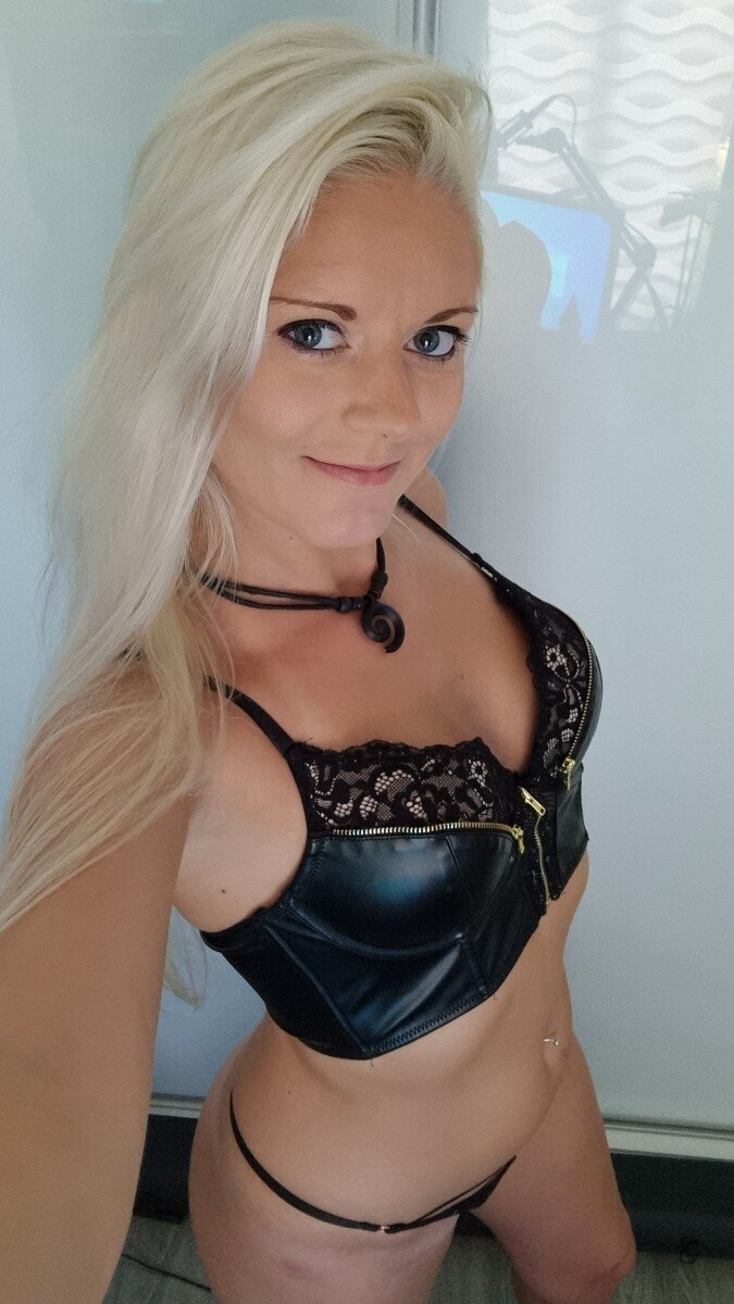Bonnieclydecb (@bonnieclydecb), OnlyFans creator