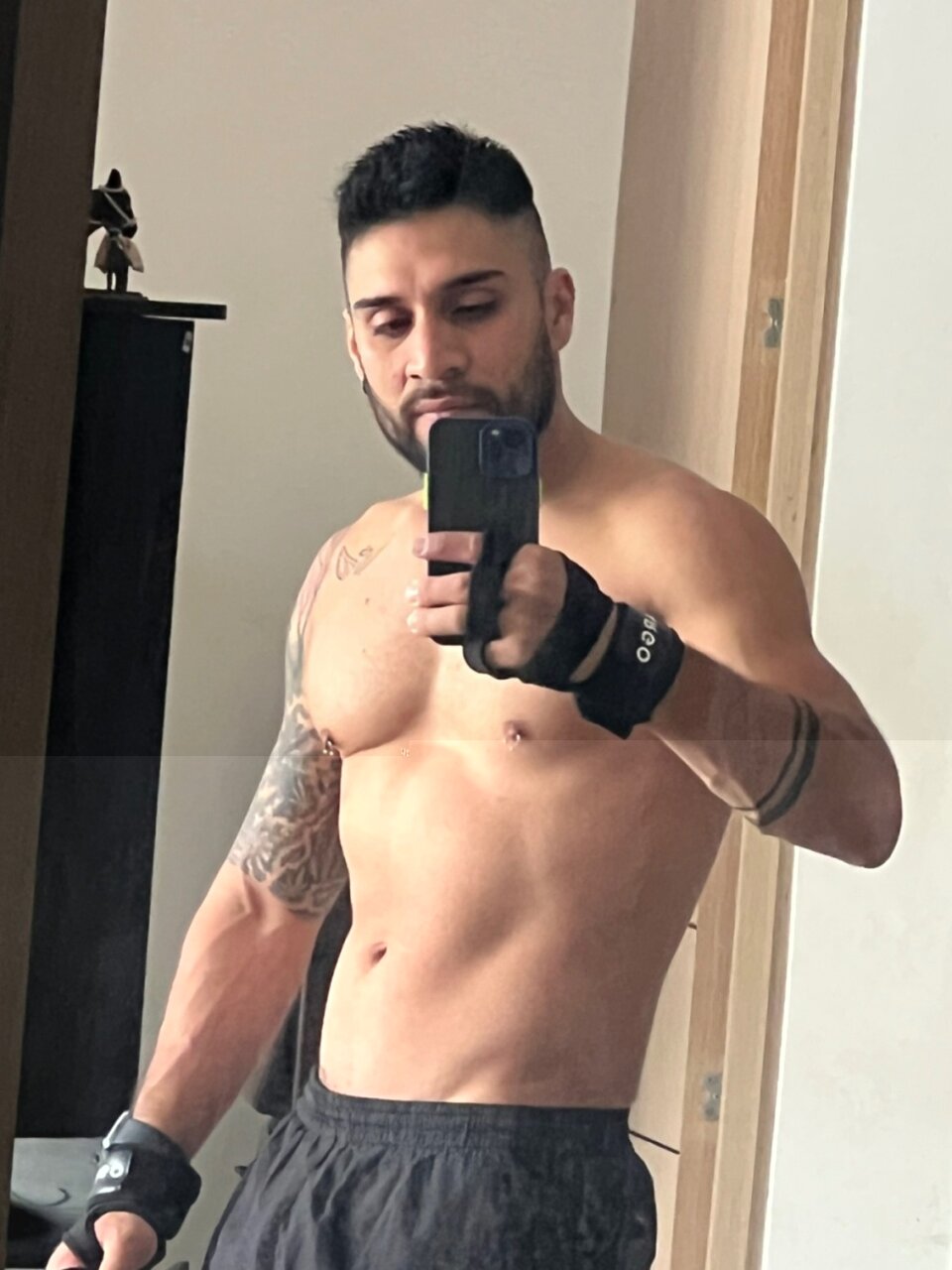 Brandonkorrea (@brandonkorrea), OnlyFans creator
