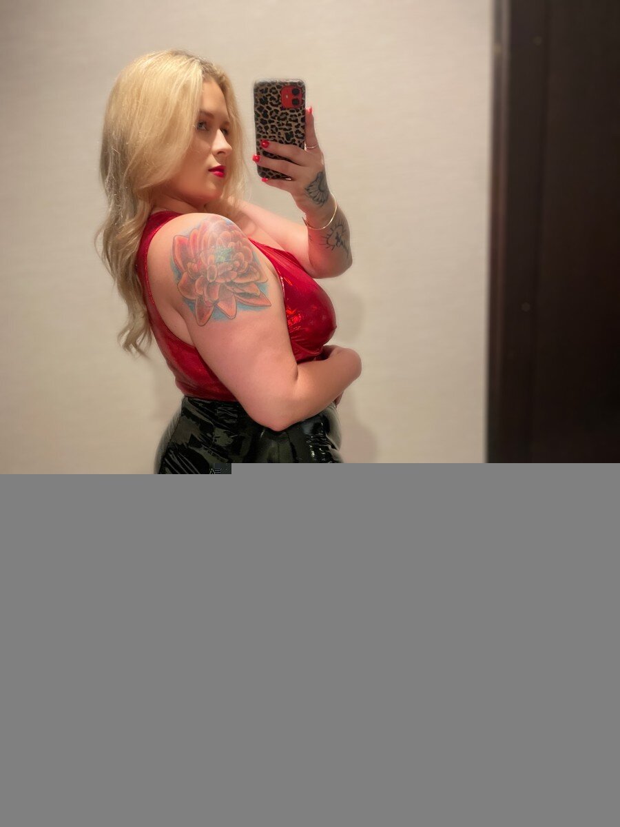 Brattymonroe (@brattymonroe), OnlyFans creator