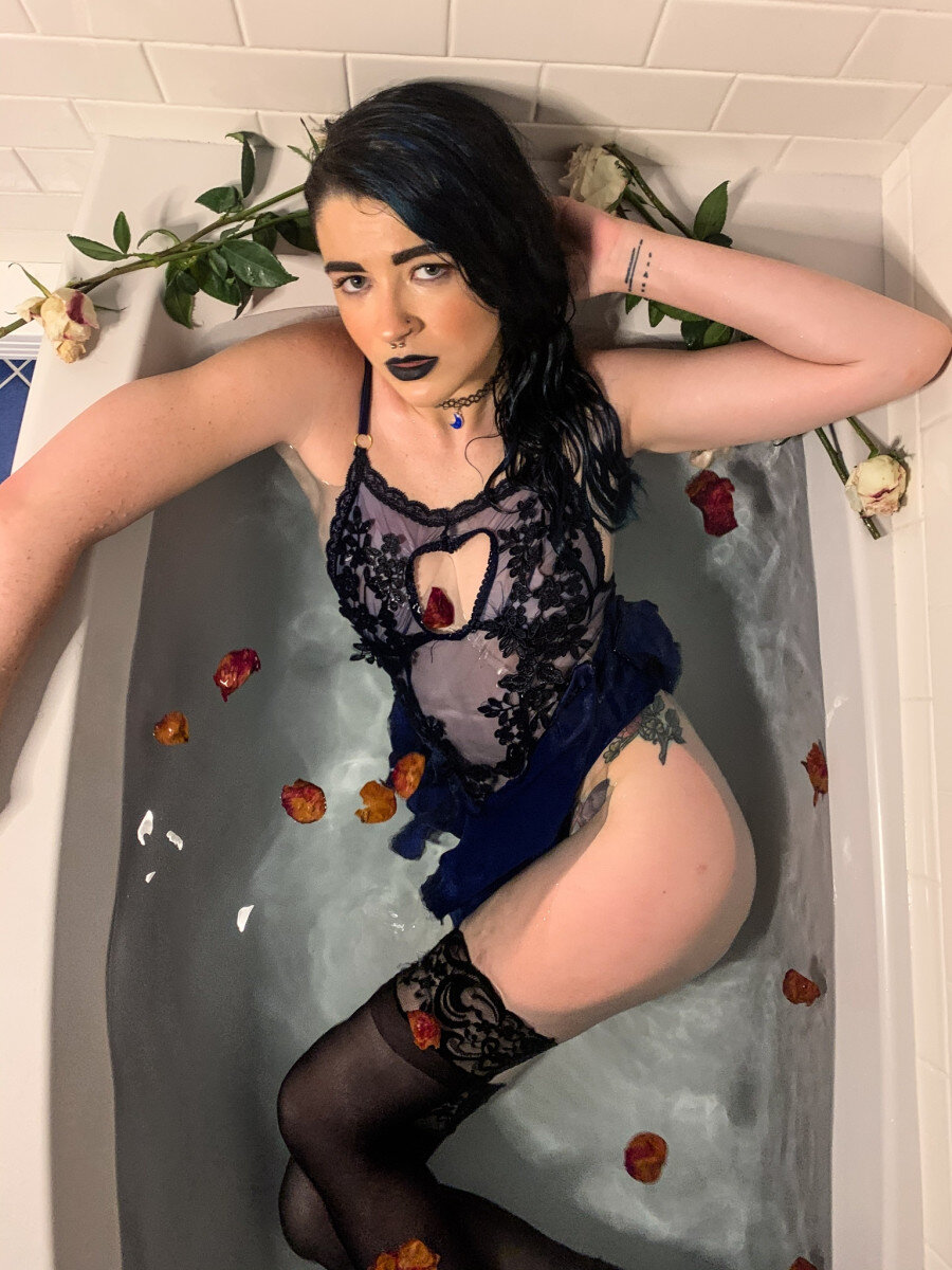 Briarrose95 (@briar_rose_95), OnlyFans creator