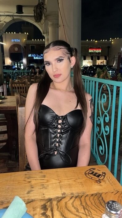 Briella78 (@briella78), OnlyFans creator