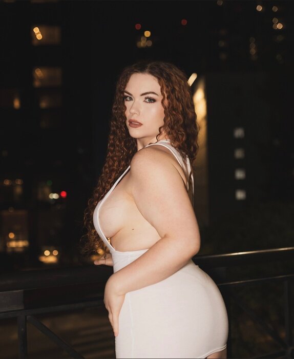 Brinascarlett (@brina.scarlett), OnlyFans creator