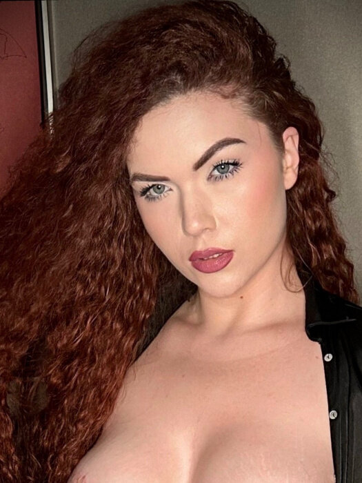 Brinascarlett (@brina_scarlett), OnlyFans creator