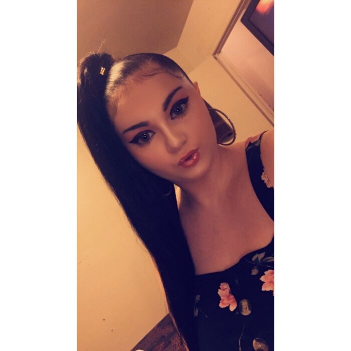 Brontenoellexo (@brontenoelle_xo), OnlyFans creator