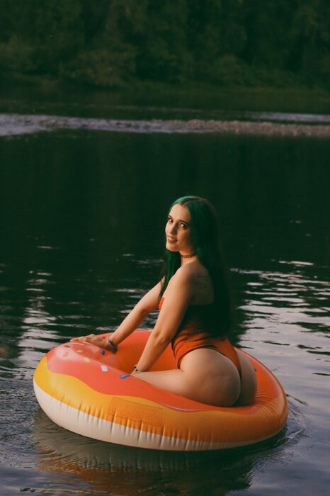 Brookehaze420 (@brookehaze420), OnlyFans creator