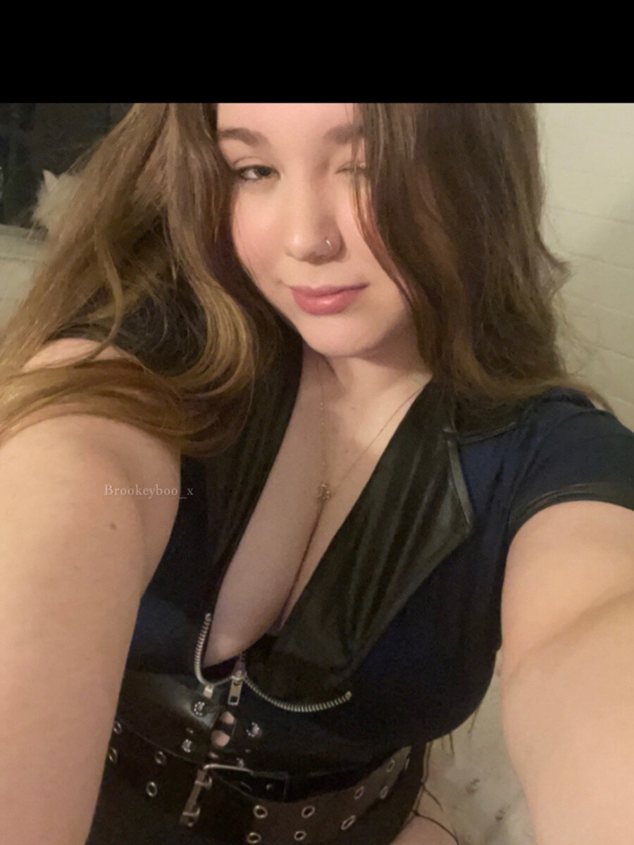 Brookeyboox (@brookeyboo_x), OnlyFans creator