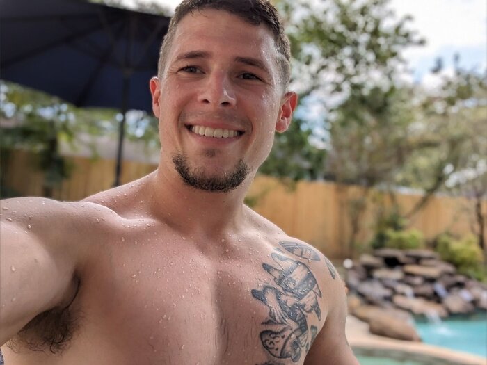 Browneyedmuscleboy32 (@browneyedmuscleboy32), OnlyFans creator