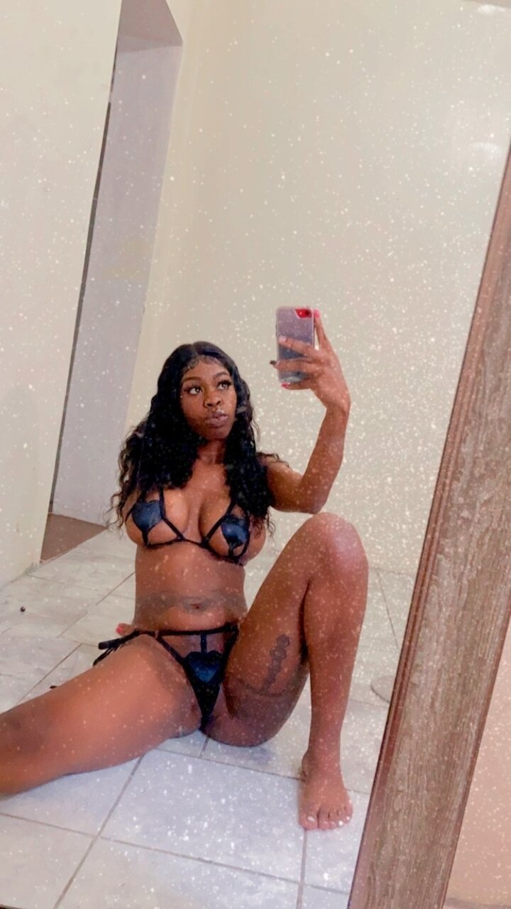 Browneyesxxx (@browneyesxxx), OnlyFans creator
