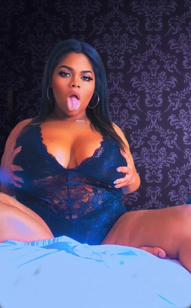 Brownnmamii (@brownnmamii), OnlyFans creator