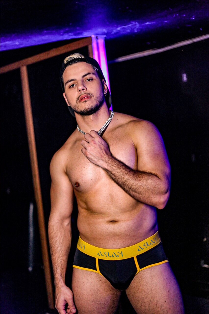Brucosplay (@brucosplay), OnlyFans creator