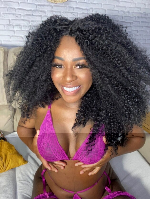 Brunablack (@bruna_black), OnlyFans creator