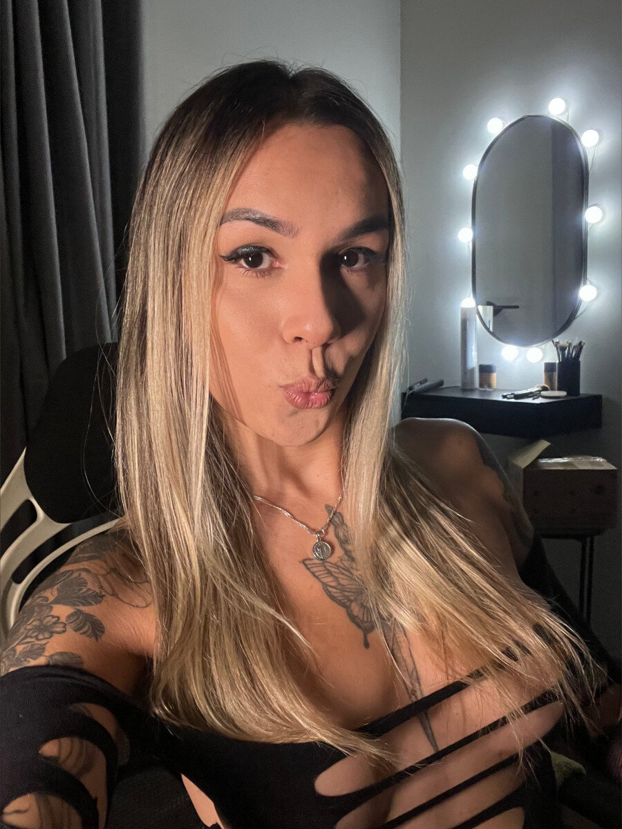 Bruna (@bruninhatgirl), OnlyFans creator