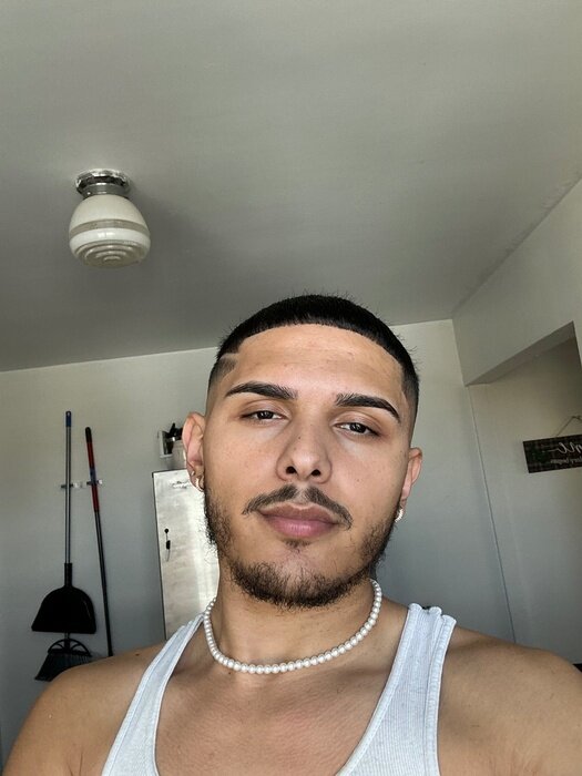 Bttmboychinnnoo (@bttmboychinnnoo), OnlyFans creator
