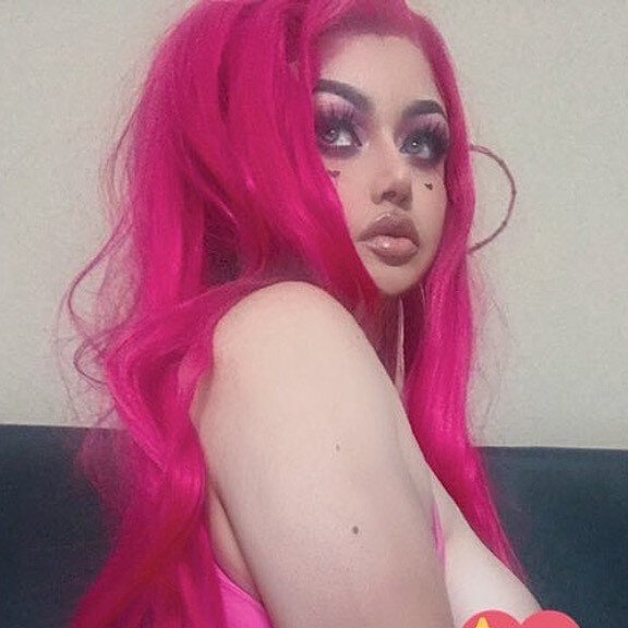 Bubblegumbunny (@bubblegumbunny), OnlyFans creator