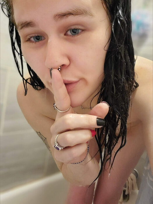 Bummblebeexox (@bummblebeexox), OnlyFans creator