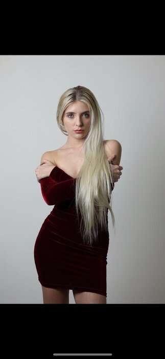 Bunnybby2323 (@bunnybby2323), OnlyFans creator