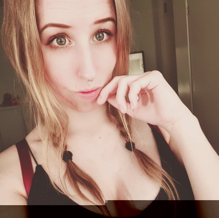 Bunnybooks (@bunnybooks), OnlyFans creator