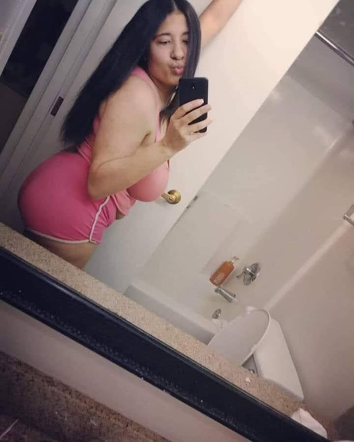 Bustybeauty22 (@bustybeauty22), OnlyFans creator