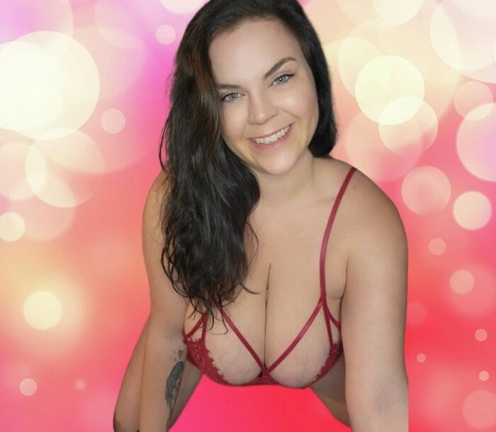 Bustybrunette93 (@bustybrunette93), OnlyFans creator