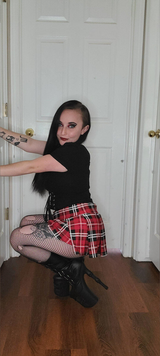 Bustydwarf25 (@bustydwarf25), OnlyFans creator
