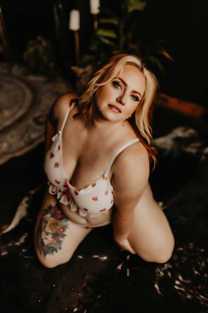Bustyybriii (@bustyybriii), OnlyFans creator