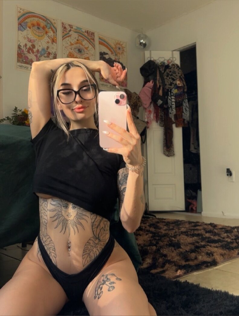 Butterflygirlx (@butterflygirlx), OnlyFans creator