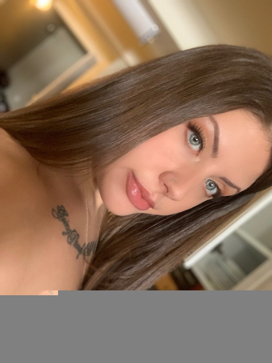 Buxomhottie (@buxomhottie), OnlyFans creator