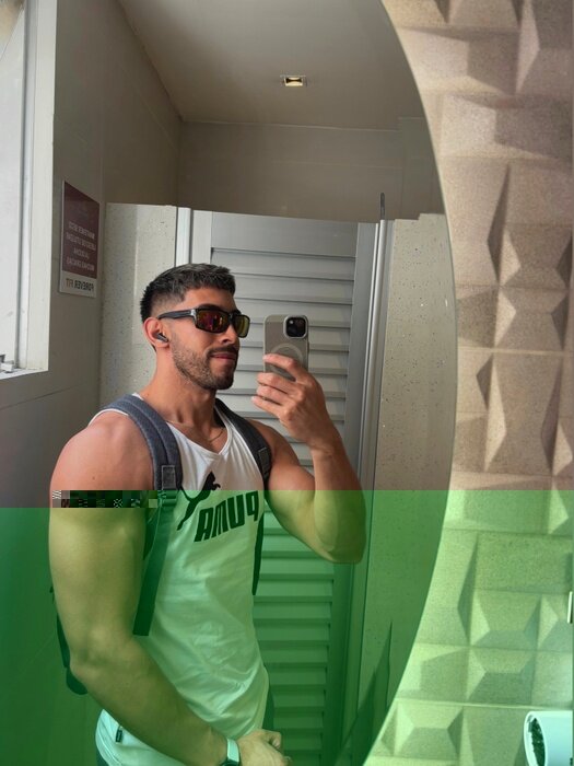 Bzzsam (@bzz_sam), OnlyFans creator