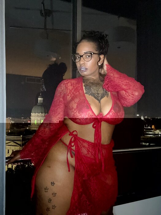 Cakezcaramell (@cakezcaramell), OnlyFans creator
