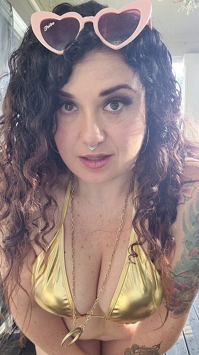 Calliegrrlvip (@calliegrrlvip), OnlyFans creator