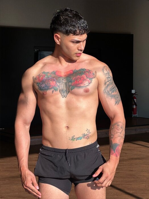 Camilohotx (@camilo_hotx), OnlyFans creator