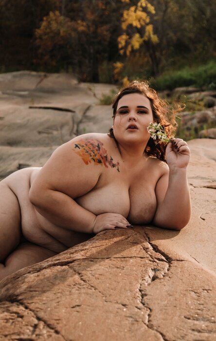 Candidlycurvy (@candidlycurvy), OnlyFans creator