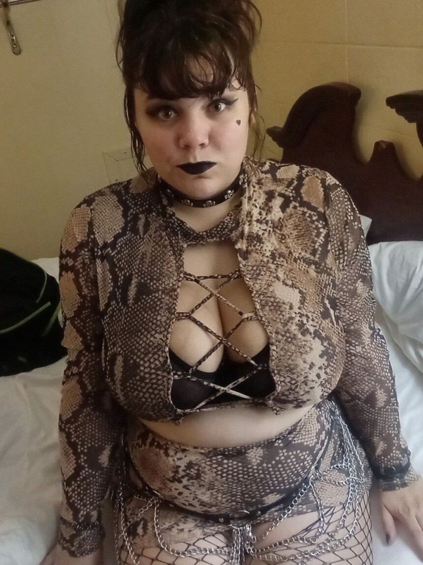 Captainemmybear (@captainemmybear), OnlyFans creator