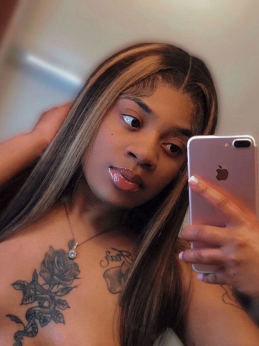 Caramellkissess (@caramellkissess), OnlyFans creator
