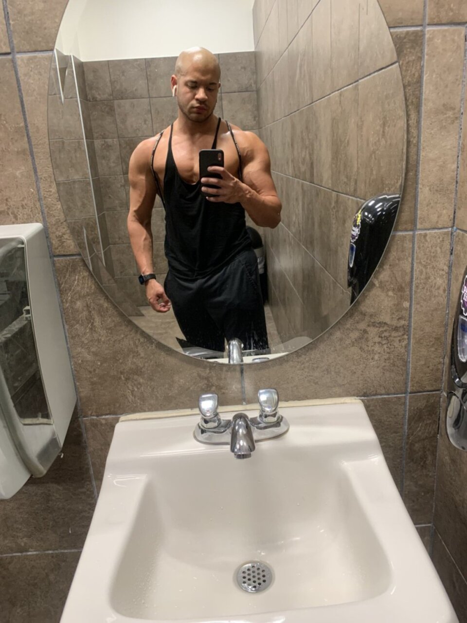 Caramelswole (@caramelswole), OnlyFans creator