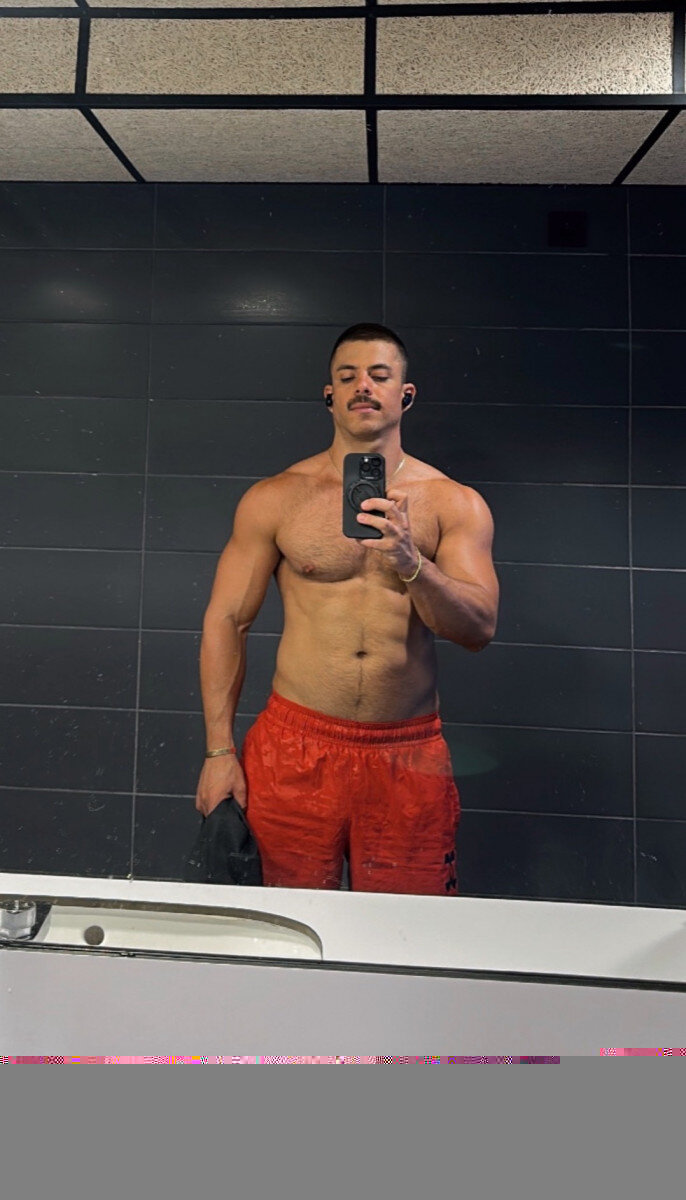 Carlitosxfree (@carlitosxfree), OnlyFans creator