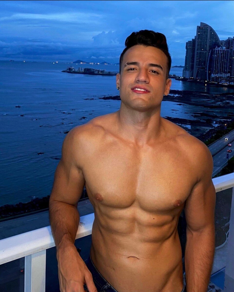 Carlosjm7 (@carlos_jm7), OnlyFans creator
