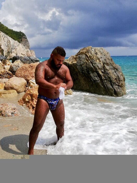 Carlosbear (@carlosbear), OnlyFans creator