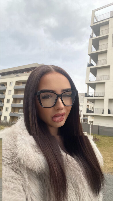 Carolineliiii (@caro.lineliiii), OnlyFans creator