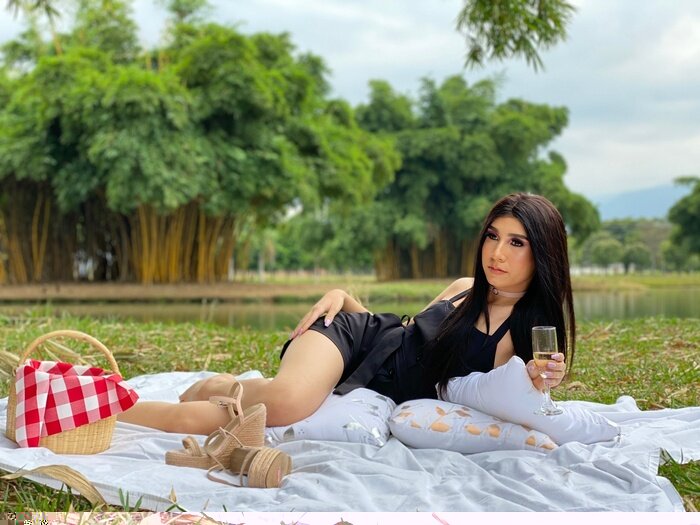 Caroliinecatzz (@caroliine_catzz), OnlyFans creator