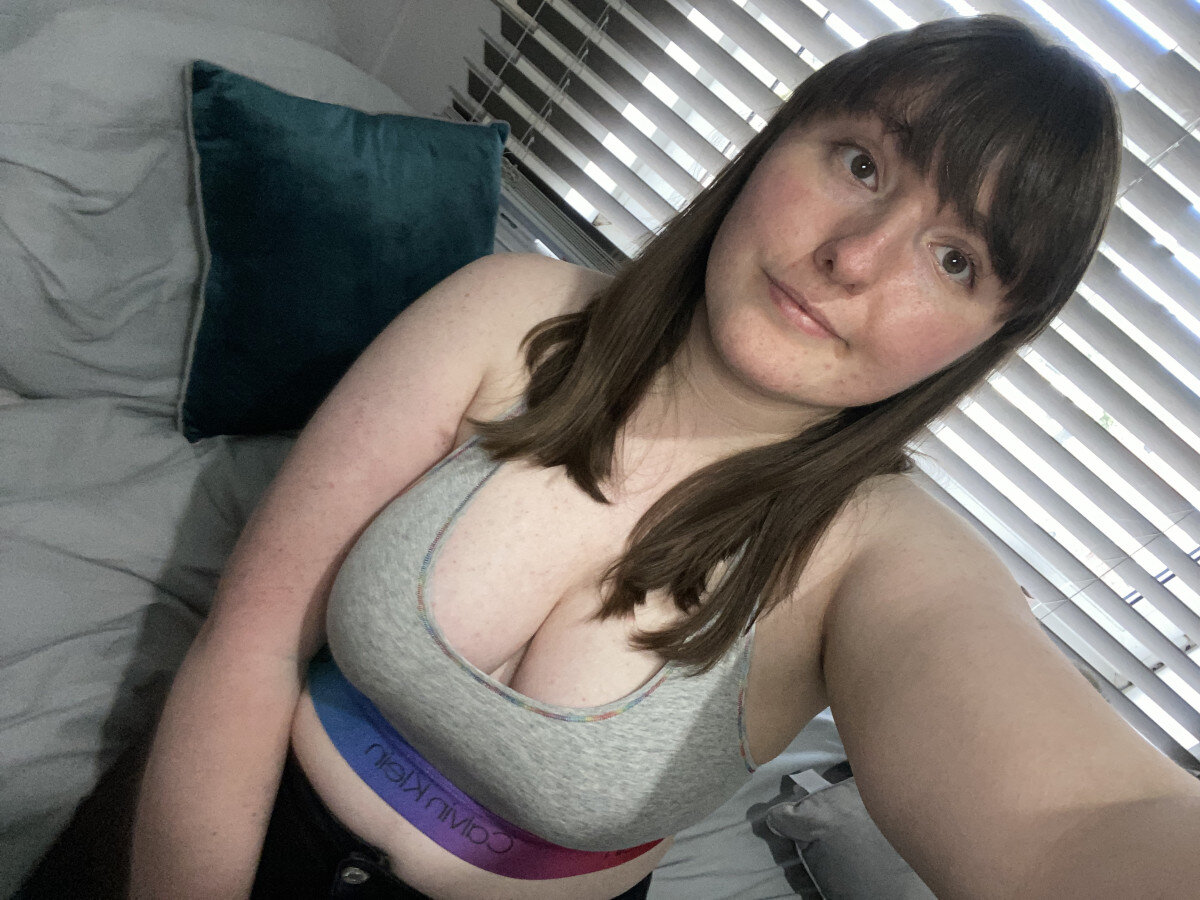 Carolineannxx (@caroline_annxx), OnlyFans creator